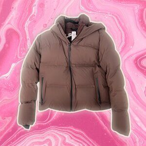 Aritzia Super Puff Shorty in Rich Mocha Brown, Size SM - NEVER WORN, W/ TAGS